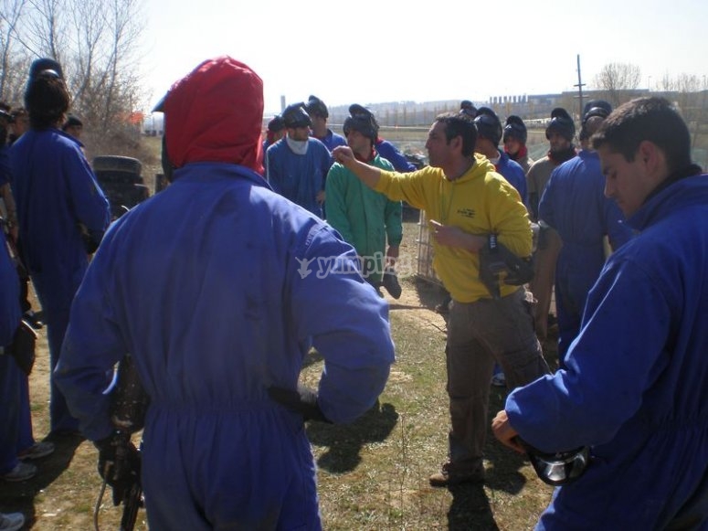 Partida de paintball con amigos